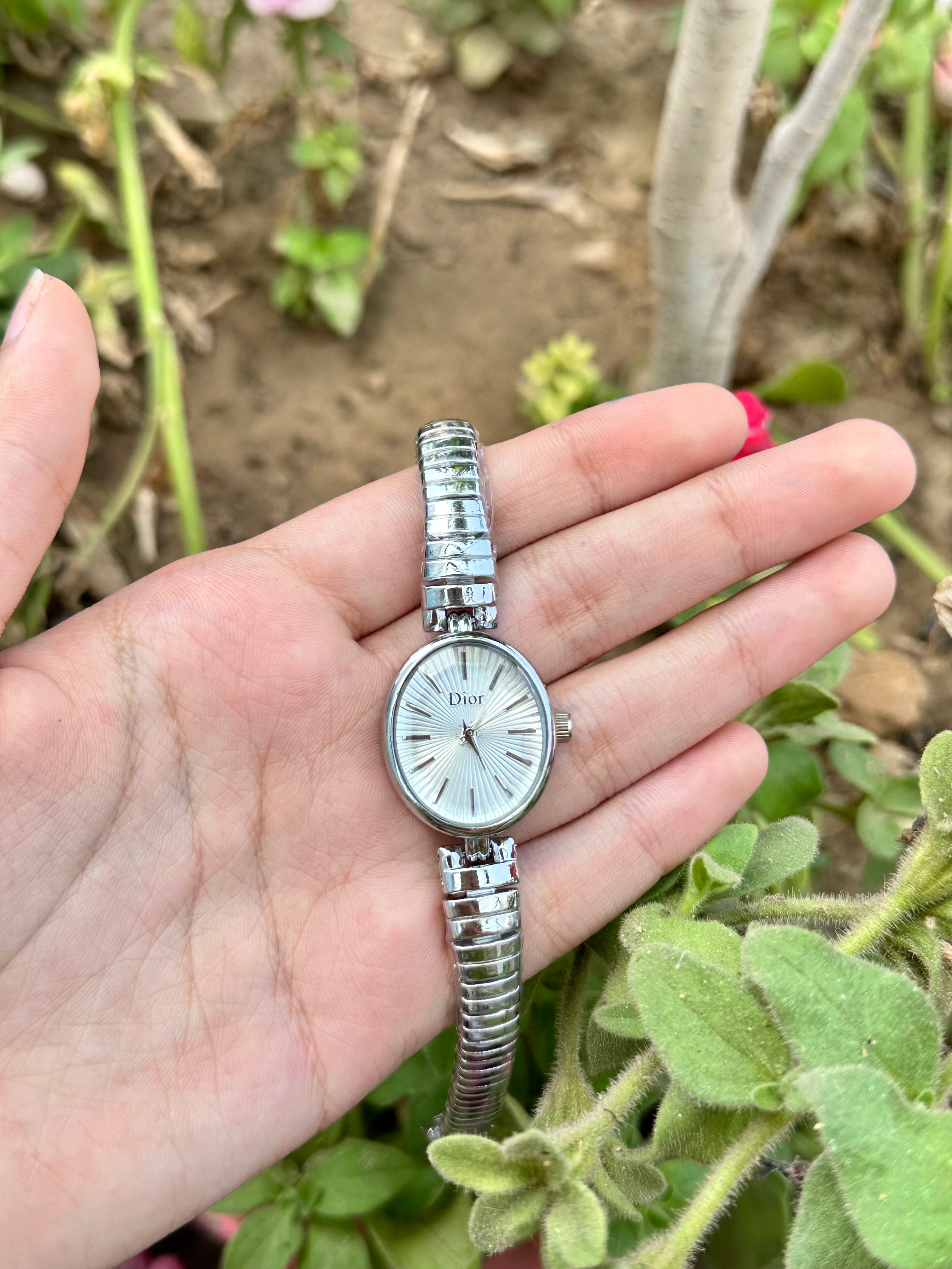 Elegant Radiance Bracelet Watch